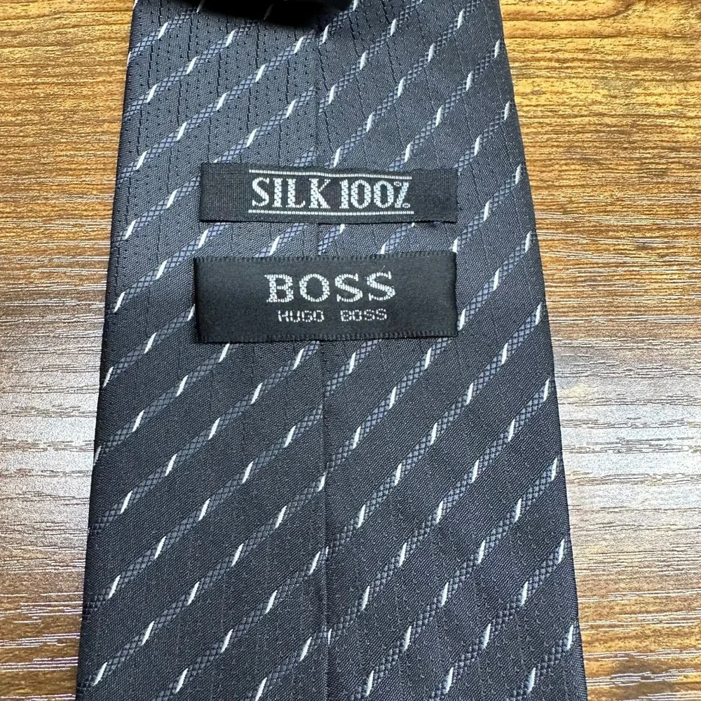 Hugo Boss Mens Silk Tie Black Grey White‎ Diagonal Stripe Made in Italy Necktie